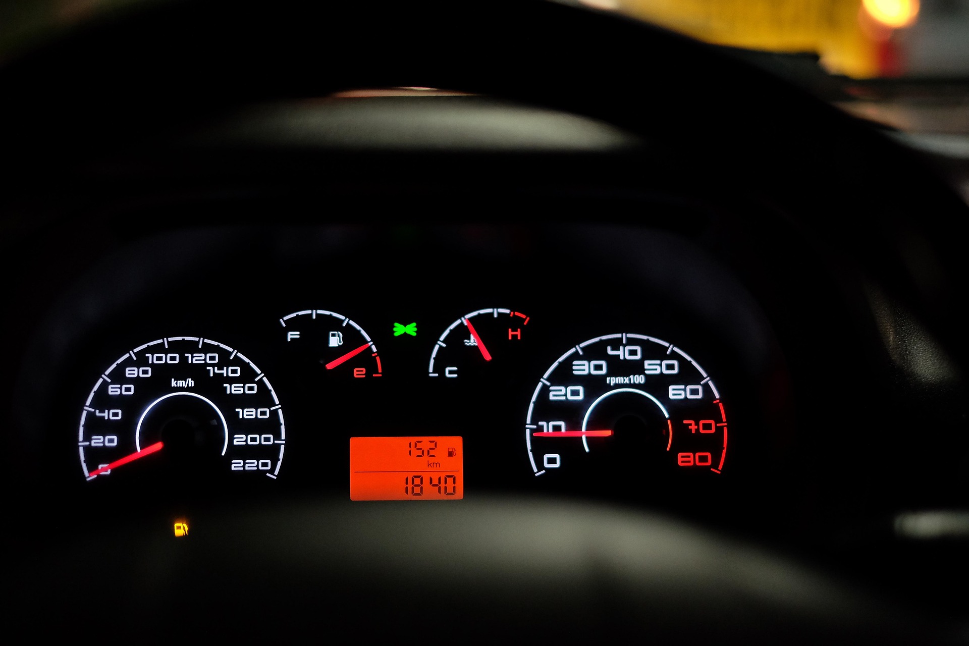 fotorech-car-dashboard-2667434_1920.jpg