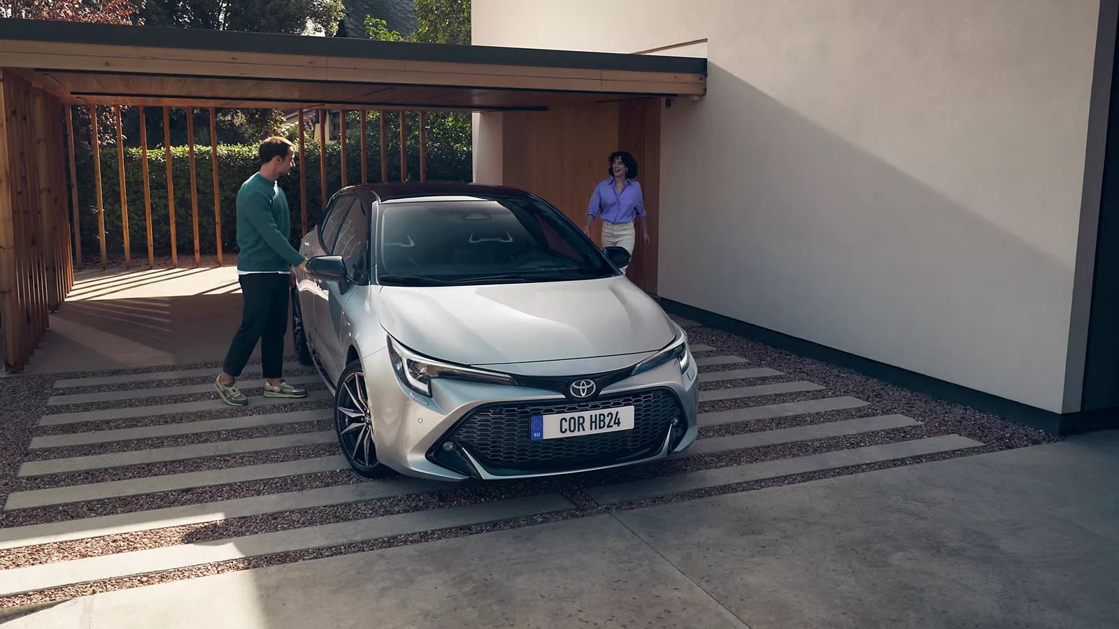 Hatchback czy sedan dla młodego kierowcy